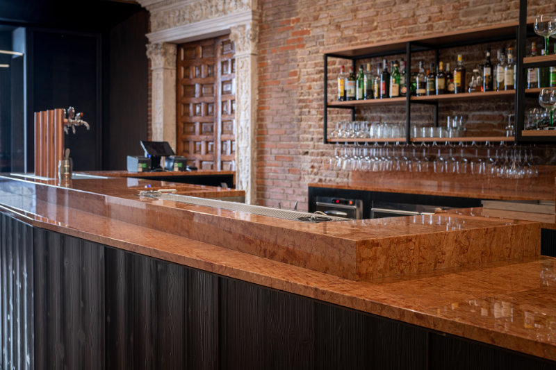 Lounge & cocktail Bar